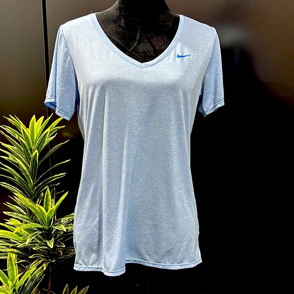 The Nike Tee Dri-Fit Athletic cut,V-neck,short sleeve,powder blue heather stripe - Picture 1 of 9
